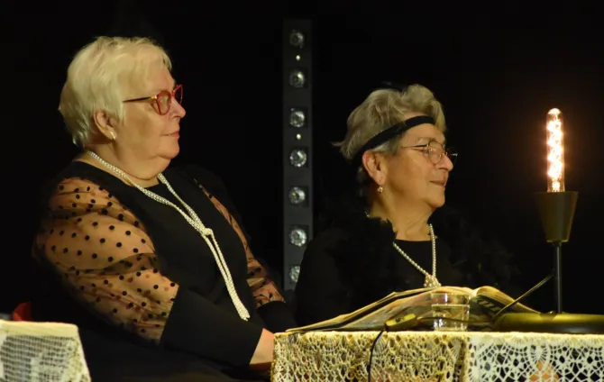 Seniorzy z Zameczku prezentujący program artystyczny Tuwim na wesoło (14) - zdj. Katarzyna Mazur, UGiM Czerwionka-Leszczyny